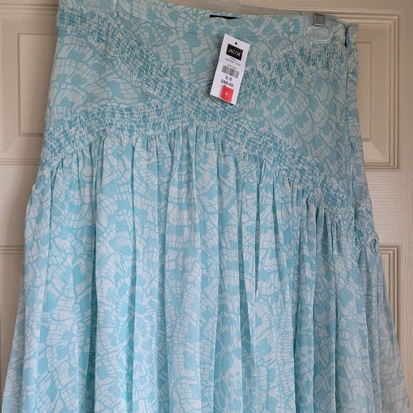 New High- Low Skirt in Silk, Size 5/6 in Mint and White - Picture 6 of 7